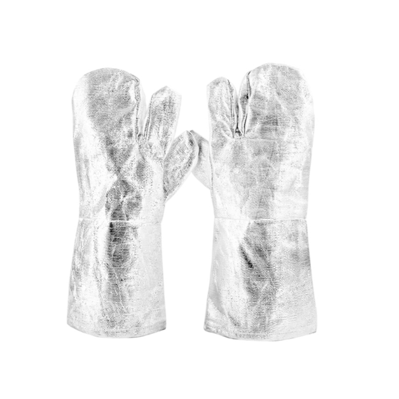 Brandsikre handsker af aluminiumsfolie